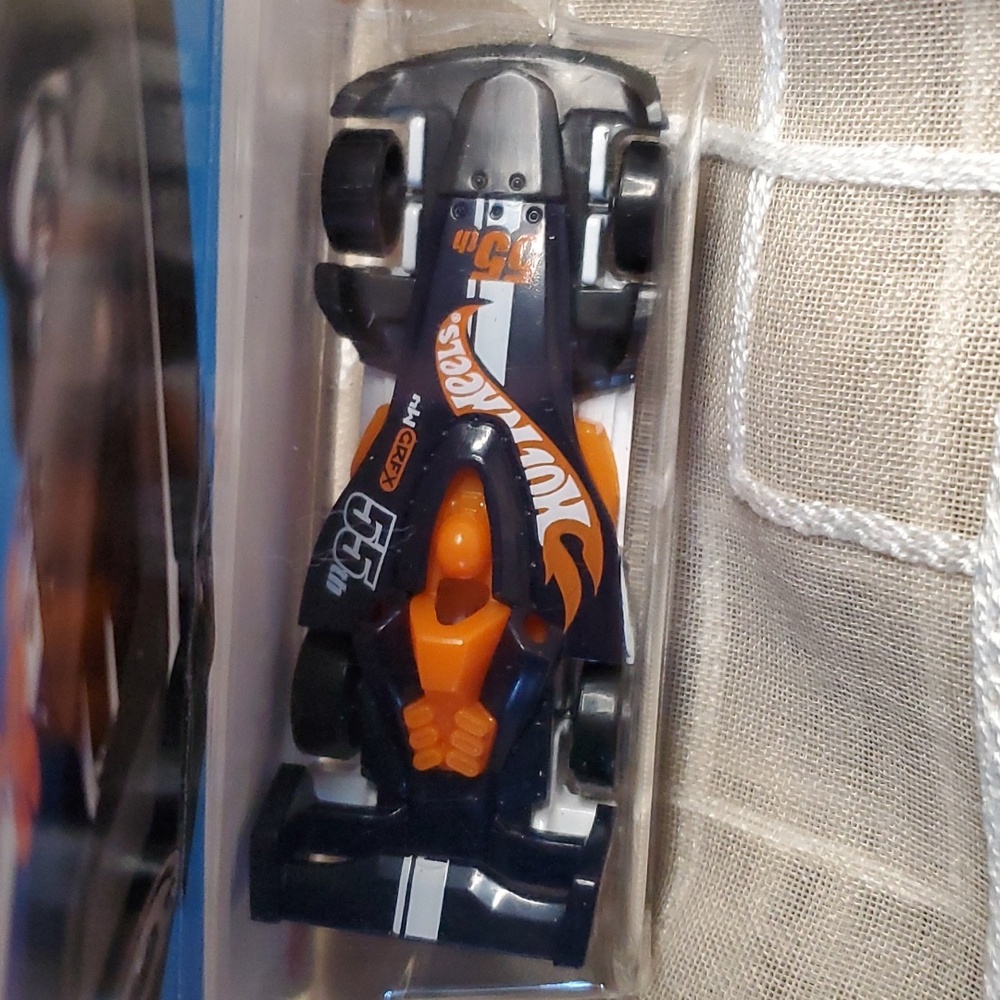 Hot Wheels - Picture 7 of 9